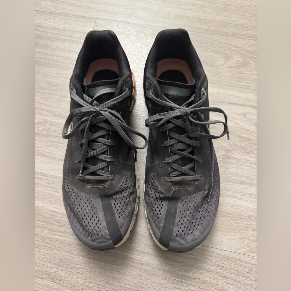 On Running Men's Black and Gray Sneakers